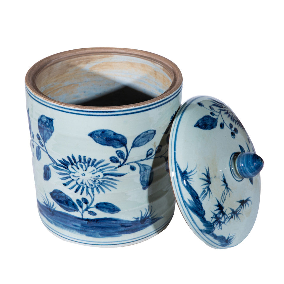 Blue and White Leaf Petal Ribbed Tea Jar