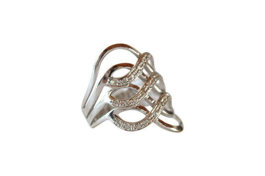 Size 6 Designer Style Beautiful Diamond Ring .20 Carat 18K Gold