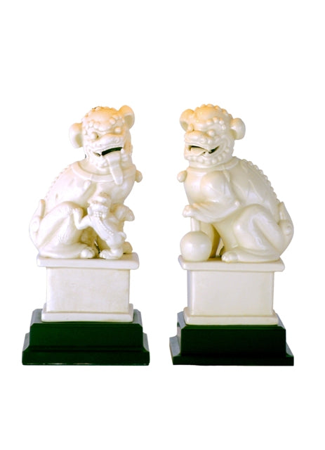 White Foo Dog Set with Base 10"