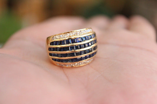 Elegant 18K Gold Sapphire and Diamond Studded Ring Sz 7