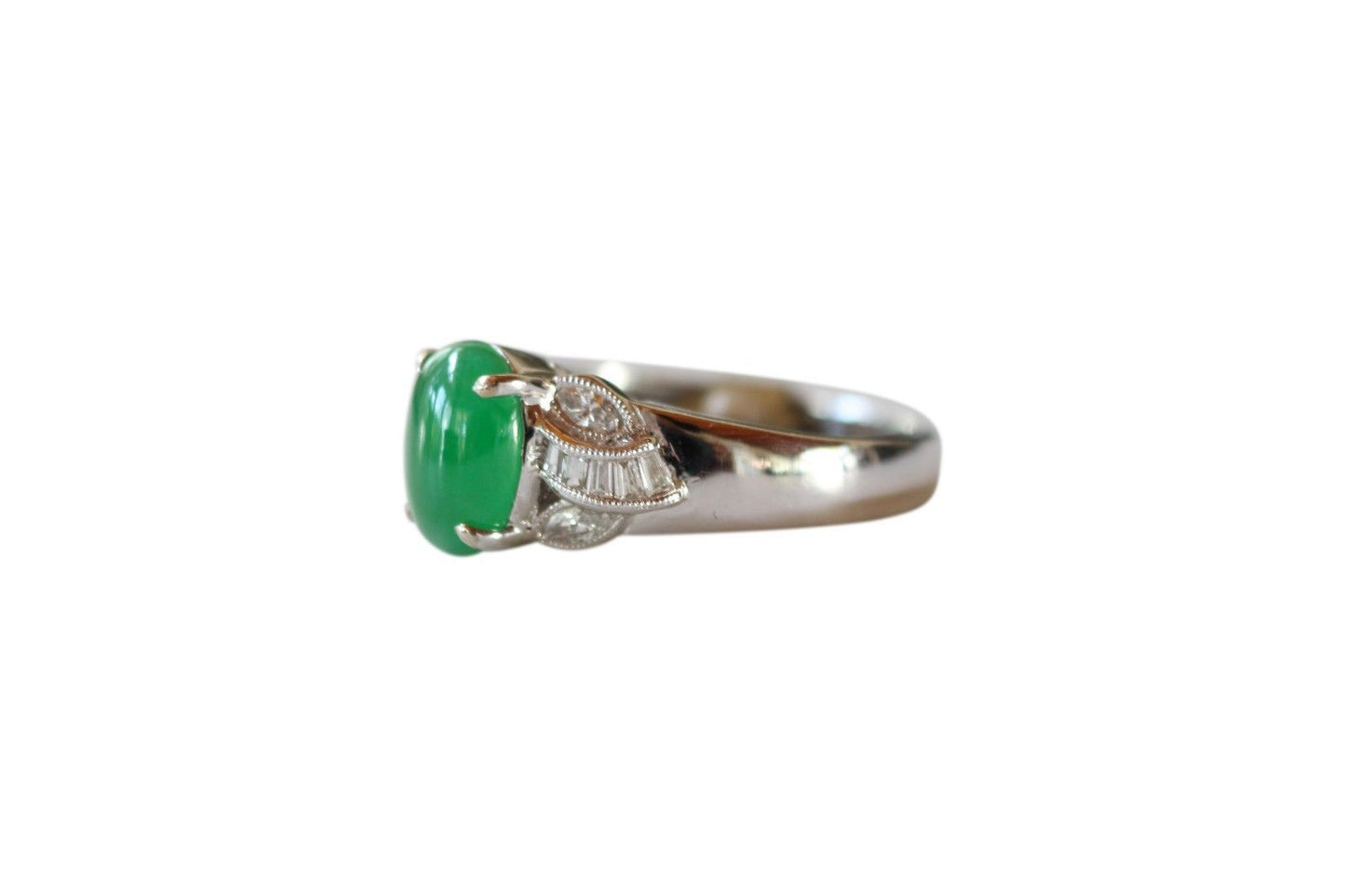 Fine Size 6.5 Round Imperial Jade Ring with 0.31ct Diamonds 18K Gold Band