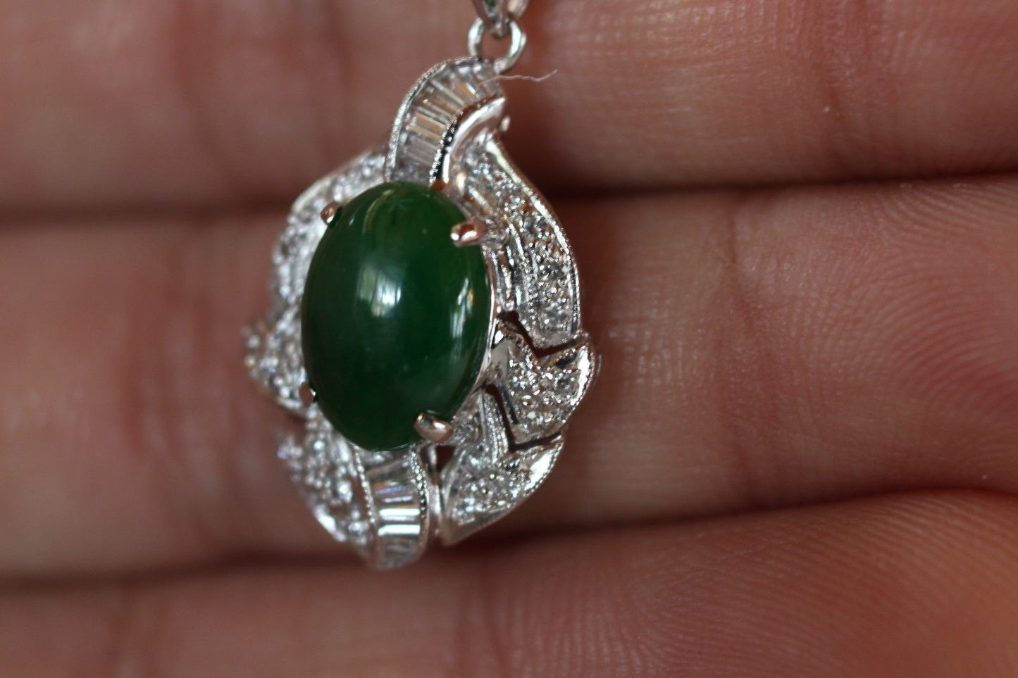 Imperial Jadeite Round Pendant 0.35 carat Diamonds 18K Gold