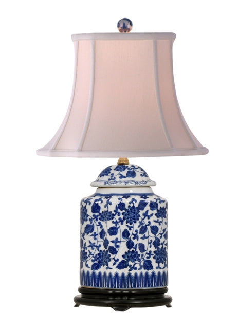 Blue and White Chinoiserie Scallop Jar Table Lamp 22"